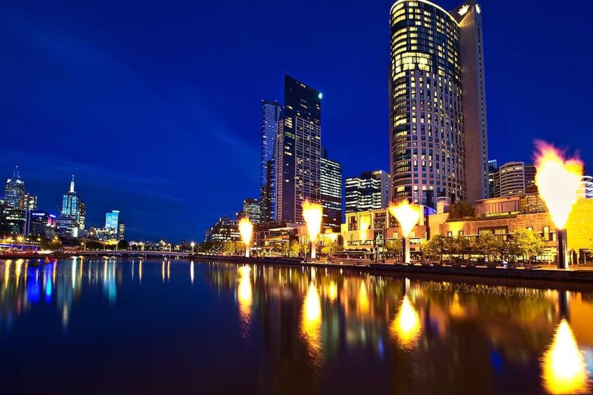 A Cozy 2br On Collins Near Flinders Station