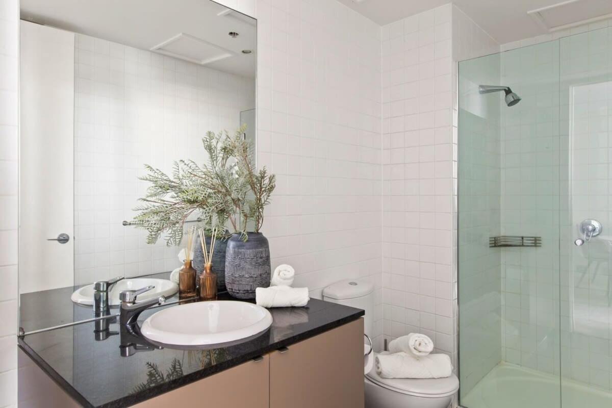 A Cozy 2br On Collins Near Flinders Station *